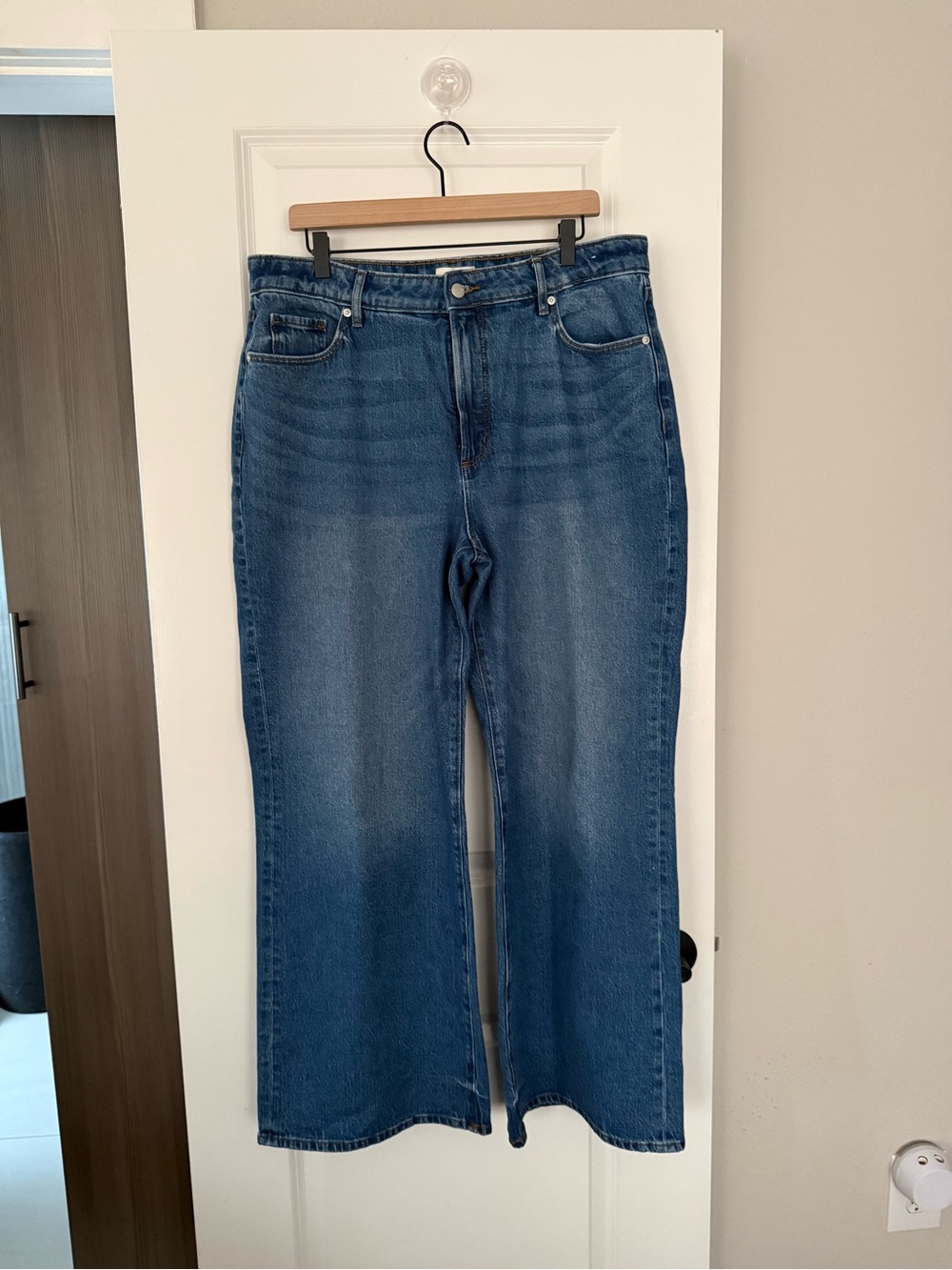 NWT Wide-Leg High Rise Curvy Jeans